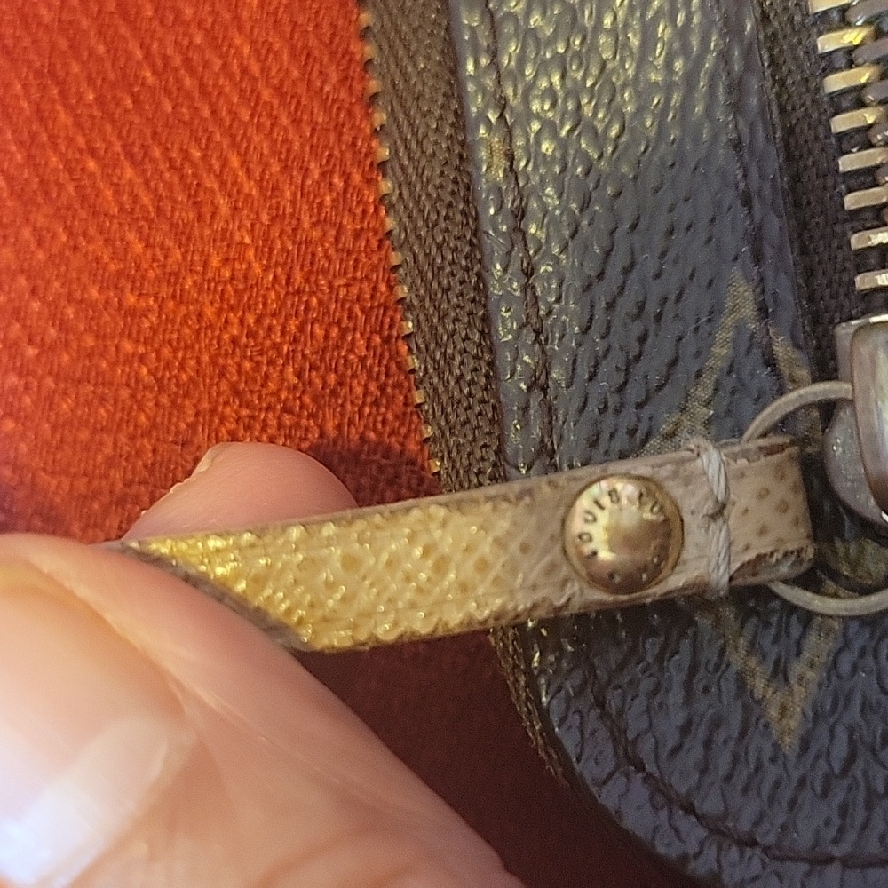 100% Authentic LOUIS VUITTON - Picture 2 of 9